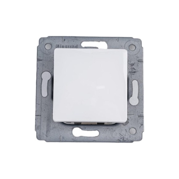 Выключатель 10 А БЕЛ CAR Legrand 773656 Выключатель 10 А БЕЛ CAR Legrand 773656