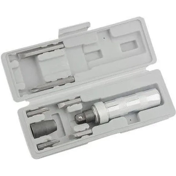 Ударная отвертка с 6 битами МАЯКАВТО в кейсе 5064 Ударная отвертка с 6 битами МАЯКАВТО в кейсе 5064