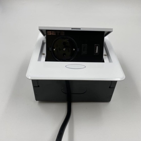 Выдвижной встраиваемый розеточный блок SETE на 1 EURO розетки и 2 USB SBT-1UC-10 Выдвижной встраиваемый розеточный блок SETE на 1 EURO розетки и 2 USB SBT-1UC-10