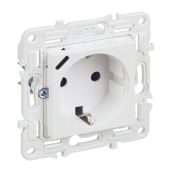 Розетка IEK SKANDY с з/к/ш 16А с USB C 18Вт SK-R17W арктически белый SK-R14-16-U14-018-K01 Розетка IEK SKANDY с з/к/ш 16А с USB C 18Вт SK-R17W арктически белый SK-R14-16-U14-018-K01