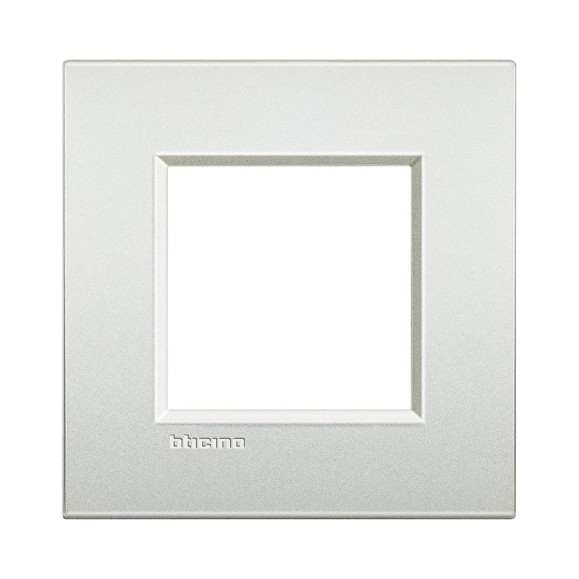 Рамка Bticino Livinglight AIR 1 пост, цвет Белый жемчуг LNC4802PR Рамка Bticino Livinglight AIR 1 пост, цвет Белый жемчуг LNC4802PR