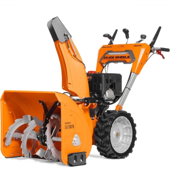 Бензиновый снегоуборщик DAEWOO DAST 9070 (LCT) Бензиновый снегоуборщик DAEWOO DAST 9070 (LCT)