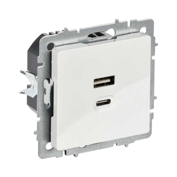 Розетка IEK BRITE USB A+C, 45Вт, высокоскоростная зарядка, белый РЮ11-2-БрБ BR-U22-045-K01 Розетка IEK BRITE USB A+C, 45Вт, высокоскоростная зарядка, белый РЮ11-2-БрБ BR-U22-045-K01