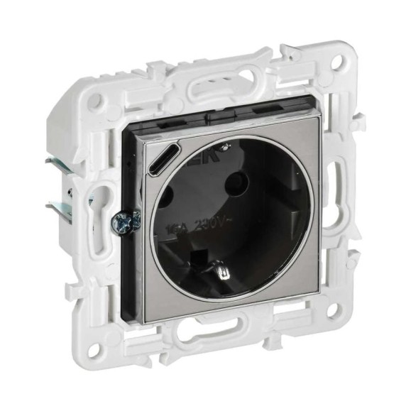 Розетка IEK SKANDY с заземлением и шторками, 16А, с USB C, 18Вт, никель SK-R17N SK-R14-16-U14-018-K50 Розетка IEK SKANDY с заземлением и шторками, 16А, с USB C, 18Вт, никель SK-R17N SK-R14-16-U14-018-K50