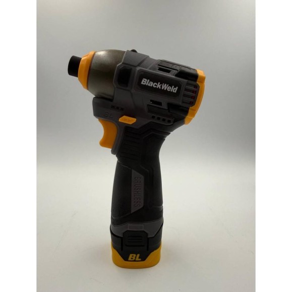 Шуруповерт аккумуляторный BlackWeld 16.8V 1.5Ah 150241 Шуруповерт аккумуляторный BlackWeld 16.8V 1.5Ah 150241