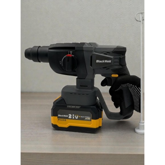 Перфоратор аккумуляторный бесщеточный BlackWeld 21V 4.5Ah 150248 Перфоратор аккумуляторный бесщеточный BlackWeld 21V 4.5Ah 150248