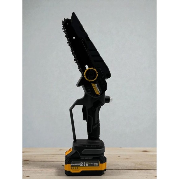 Бесщеточная цепная пила BlackWeld 21V 3.0Ah 150249 Бесщеточная цепная пила BlackWeld 21V 3.0Ah 150249