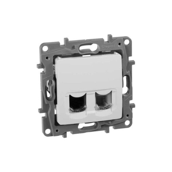 Розетка двойная IEK ETIKA RJ11+RJ45 кат.5E UTP белый 672252 Розетка двойная IEK ETIKA RJ11+RJ45 кат.5E UTP белый 672252