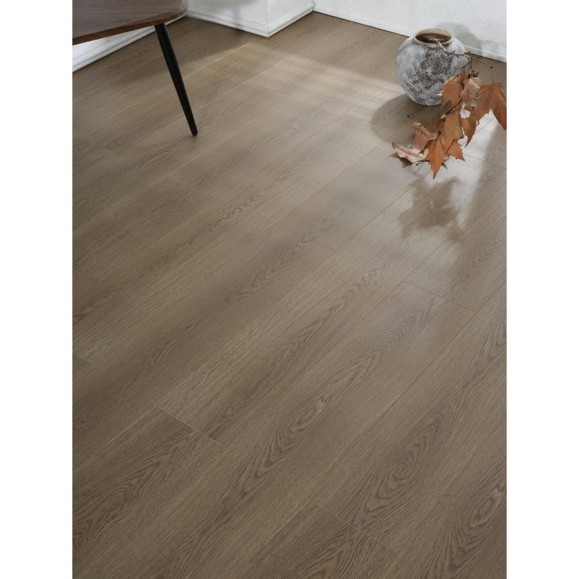 Ламинат Lamiwood SELECT 12, Дуб Темный (1215х195х12мм) 1,66 м2 1213 Ламинат Lamiwood SELECT 12, Дуб Темный (1215х195х12мм) 1,66 м2 1213