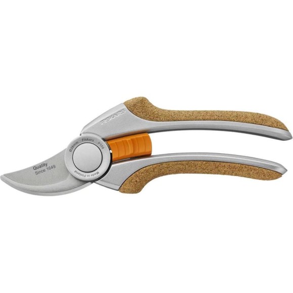 Плоскостной секатор Fiskars Quantum P100 1001434 (111970) Плоскостной секатор Fiskars Quantum P100 1001434 (111970)