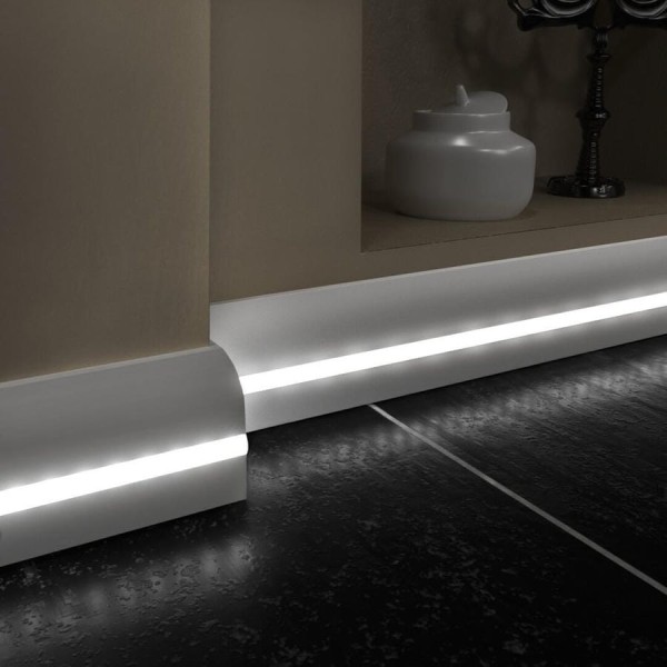 Плинтус напольный (95х16х2000 мм) Evrowood PN080LED