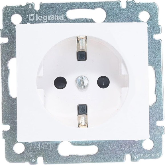Розетка Legrand с заземлением Legrand Valena со шторками 16А 250В винтовые зажимы белый 774421 Розетка Legrand с заземлением Legrand Valena со шторками 16А 250В винтовые зажимы белый 774421